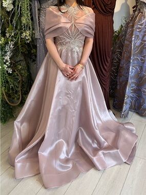 Elegant Blush Pink Organza Evening Gown with Embellished Bodice